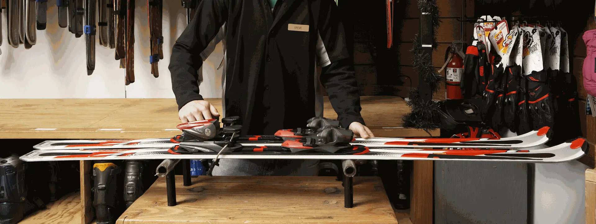 Pose fixation ski